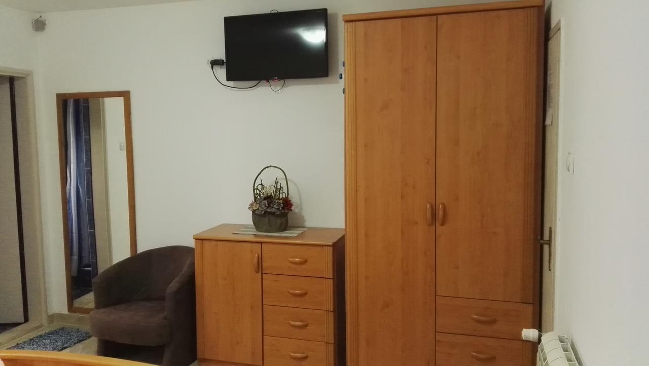 Familia Apartment *